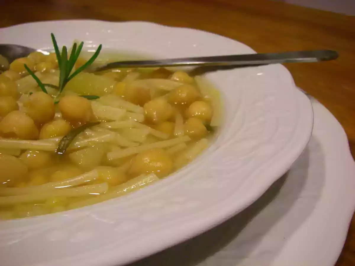 Soupe de pois chiches et pâtes - photo 2