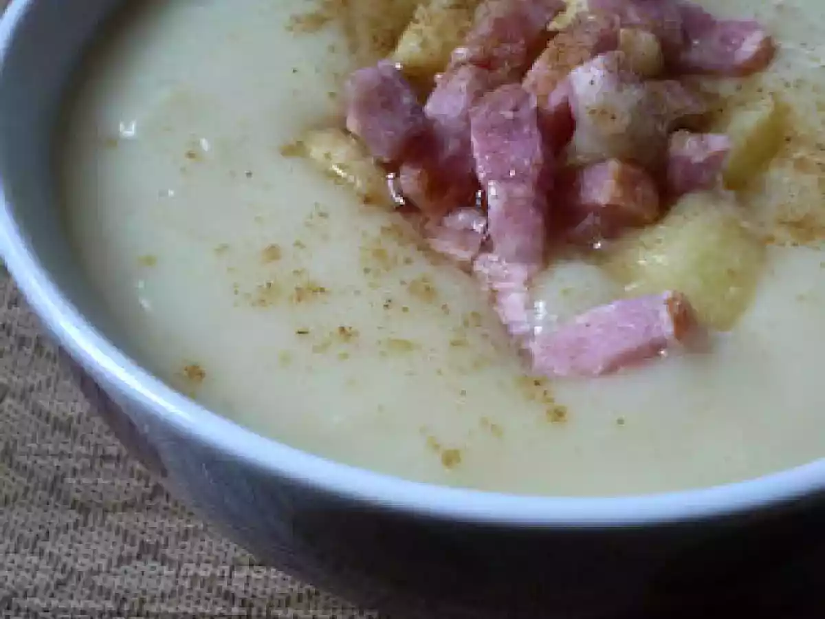 Soupe de pommes de terre aux lardons et cumin