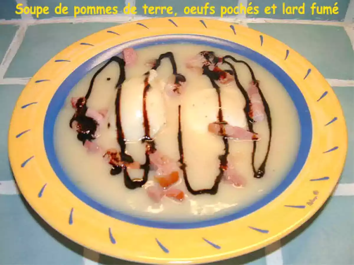 Soupe de pommes de terre, oeuf poché et lard fumé