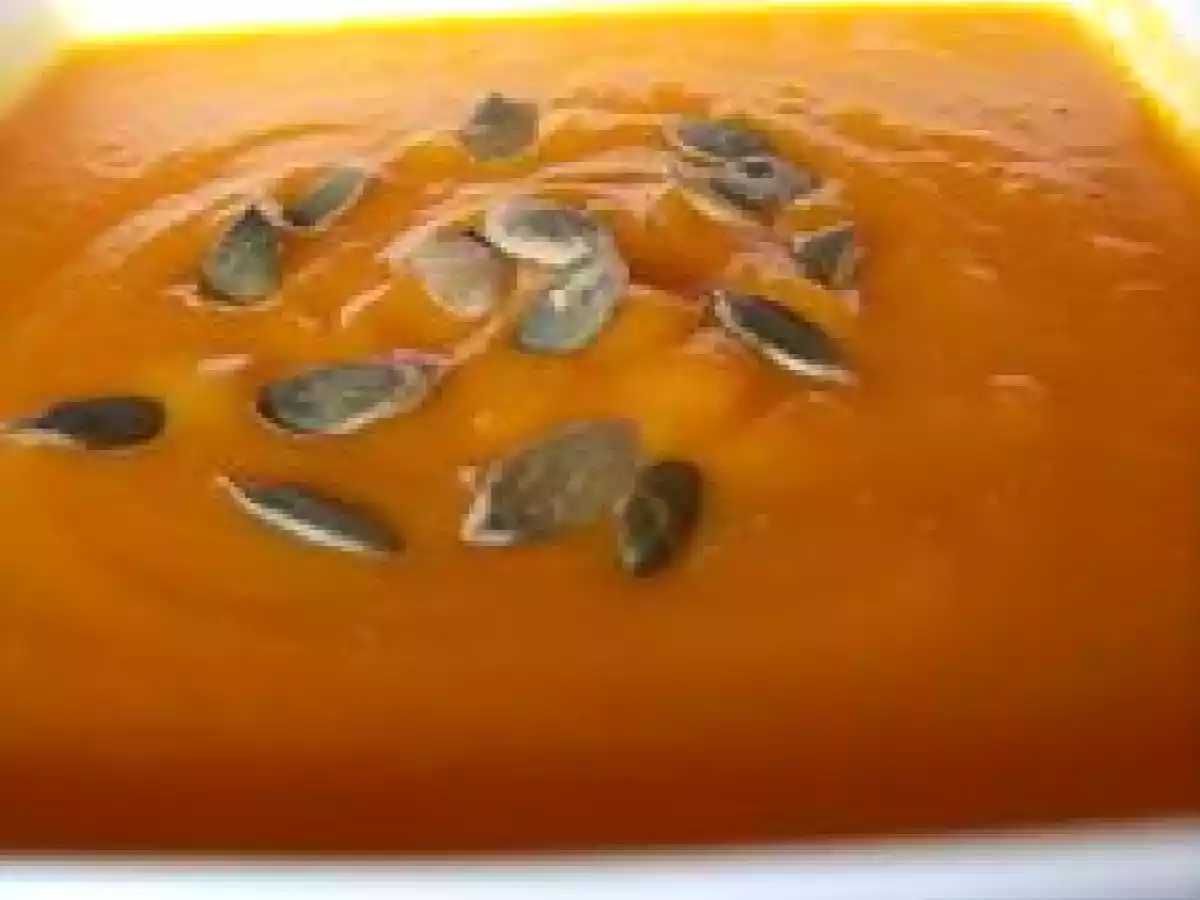Soupe de potiron et de carottes aux graines de courge