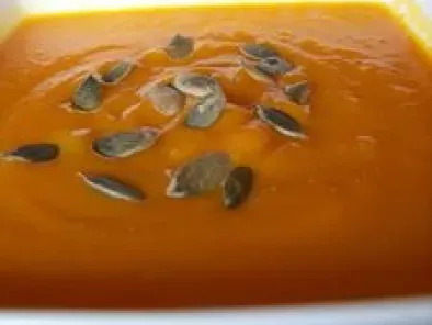 Soupe de potiron et de carottes aux graines de courge
