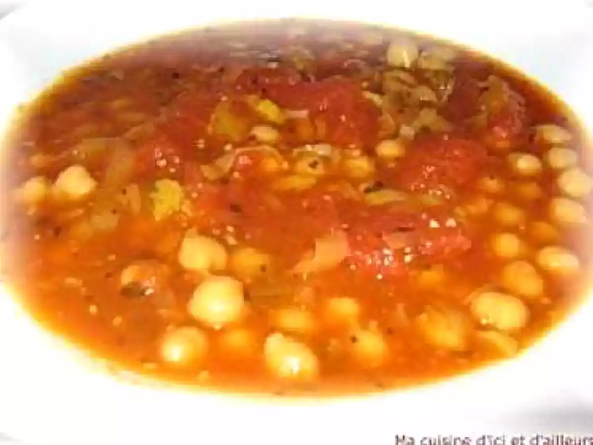 Soupe de tomates aux pois chiches et à l'origan
