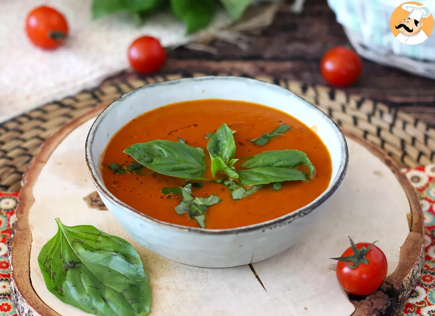 Soupe de tomates et basilic - Recette Ptitchef