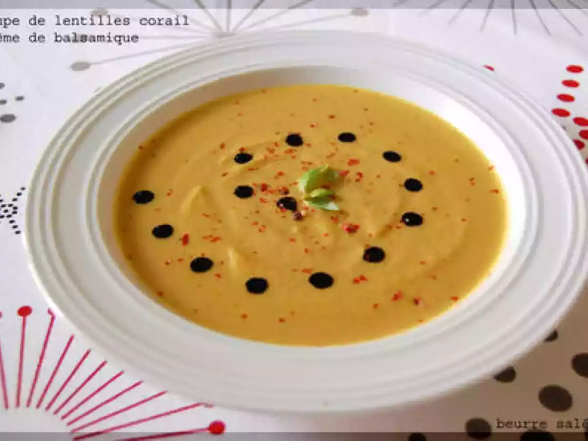 Soupe épicée de lentilles corail, carottes et crème de balsamique