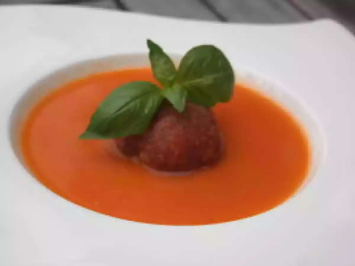 Soupe estivale glacée et son sorbet aux tomates
