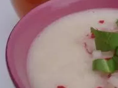Soupe froide aux radis roses