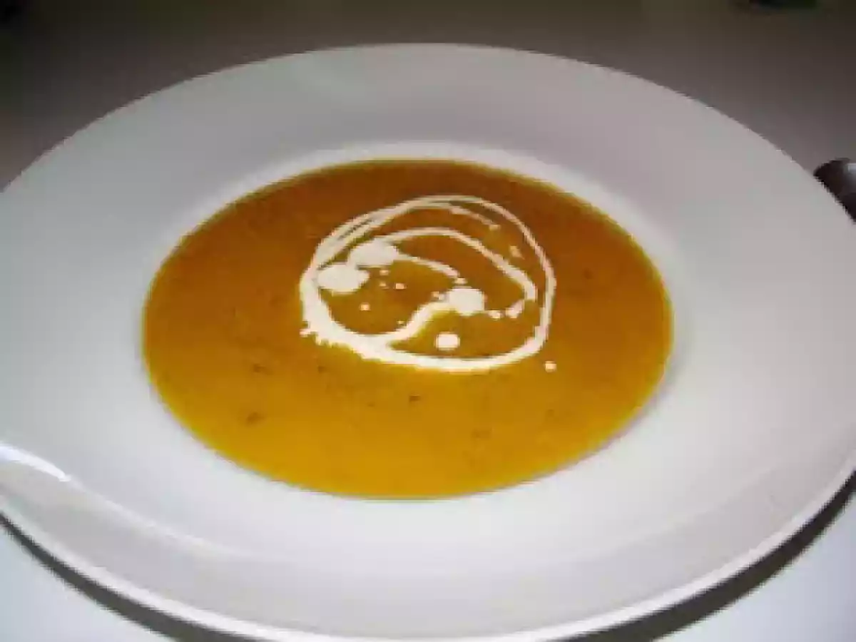 Soupe orange de légumes