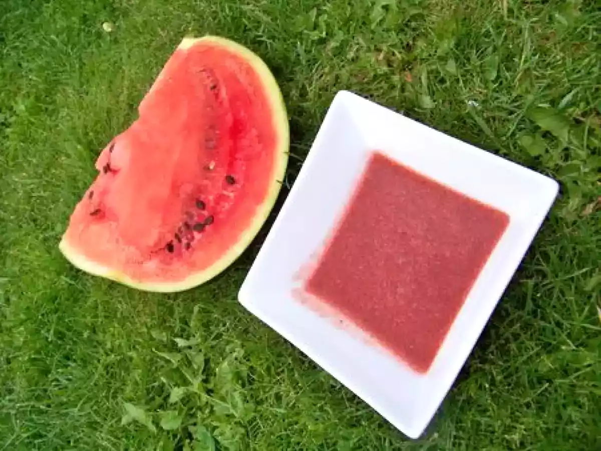 Soupe pastéque fraise!!pour un long weekend de soleil!!