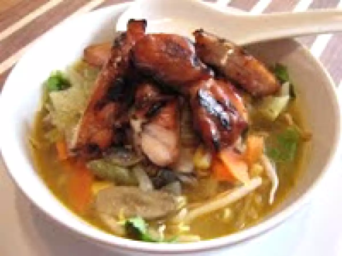 SOUPE REPAS À L'ASIATIQUE ET SON POULET CARAMÉLISÉ