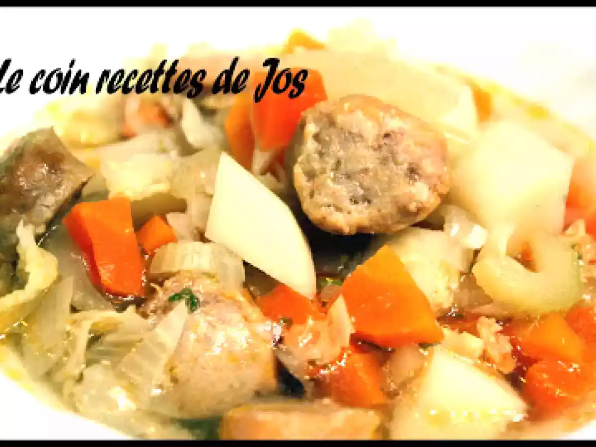 SOUPE REPAS AU POMME DE TERRE, POIREAUX ET SAUCISSES ITALIENNE (MIJOTEUSE)