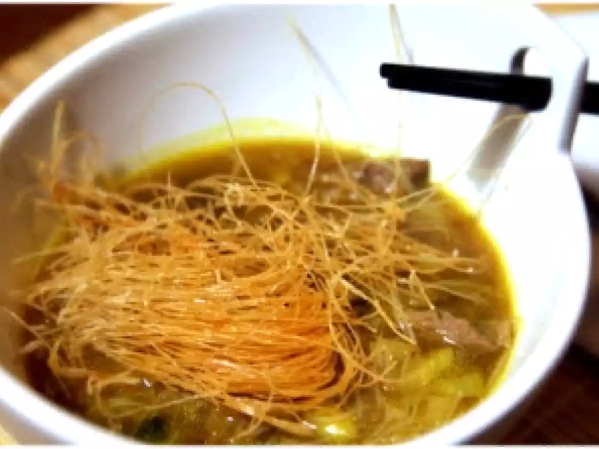 Soupe thaïe au boeuf et aux nouilles