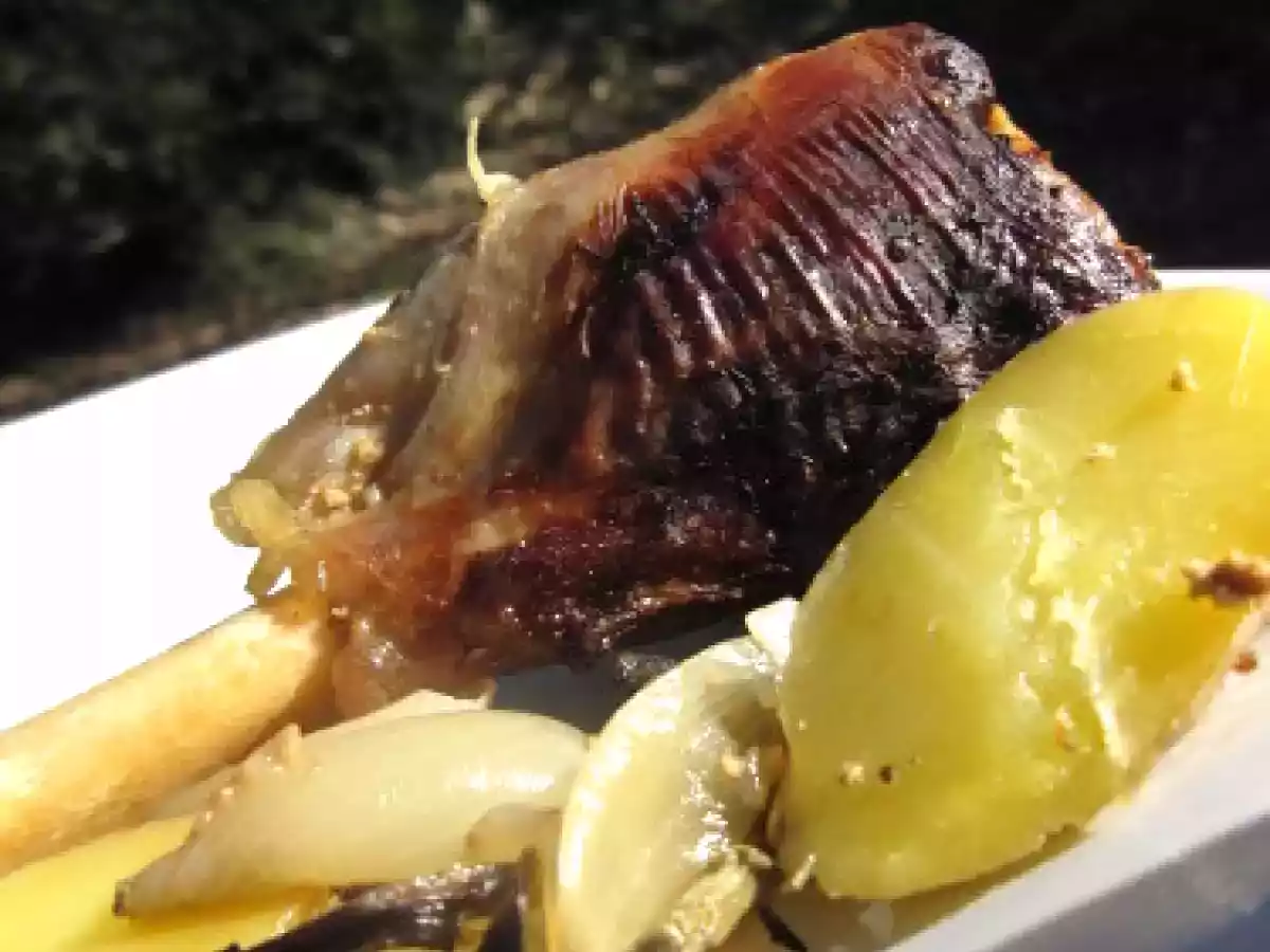 Souris d'agneau caramélisée au miel et parfumée à la sauge