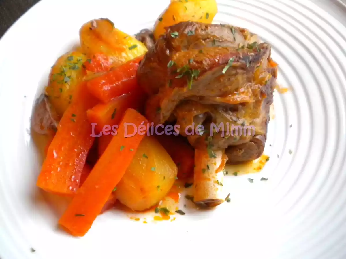 Souris d'agneau confites, carottes et pommes de terre