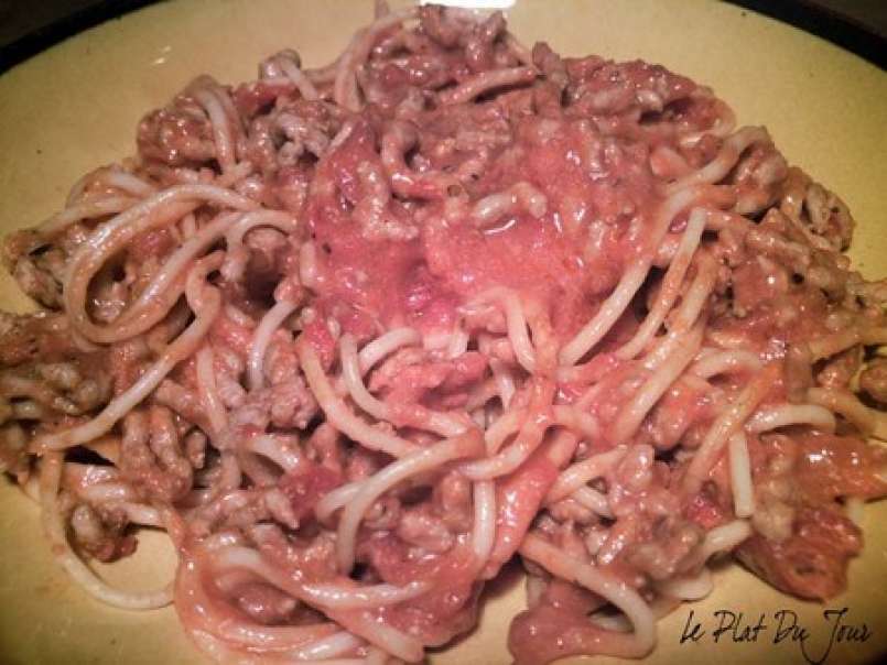 Spaghetti à la bolognaise crémeuse