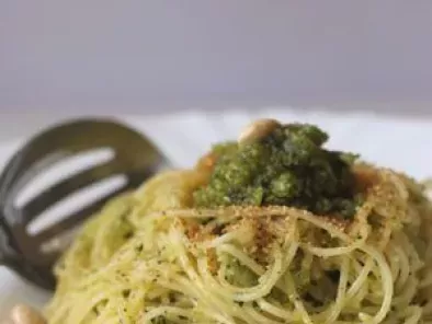 Spaghetti à la chapelure et à l'ail presque comme Nonna