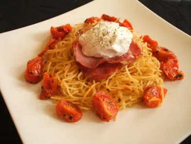 Spaghetti au chèvre frais, tomates cerises et au basilic & coppa grillée