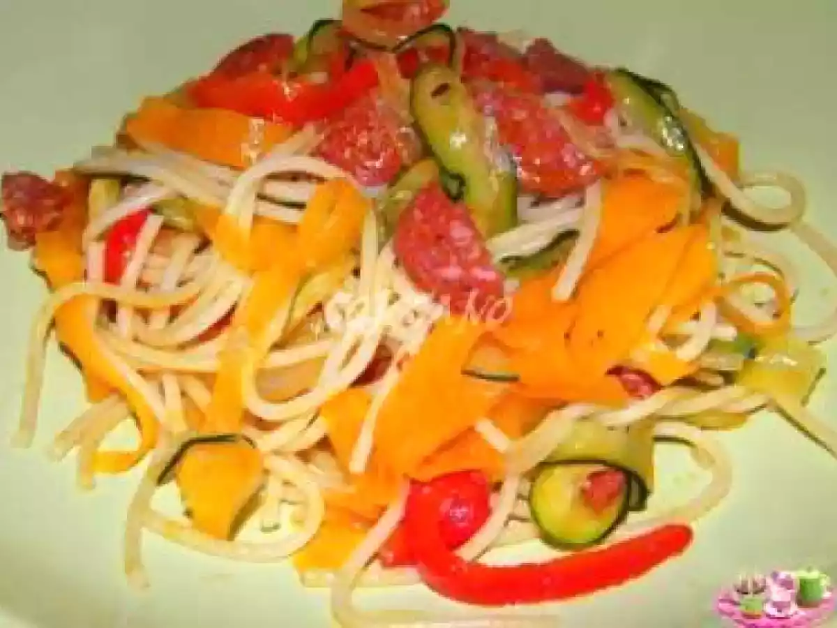 Spaghetti au chorizo et tagliatelles de legumes