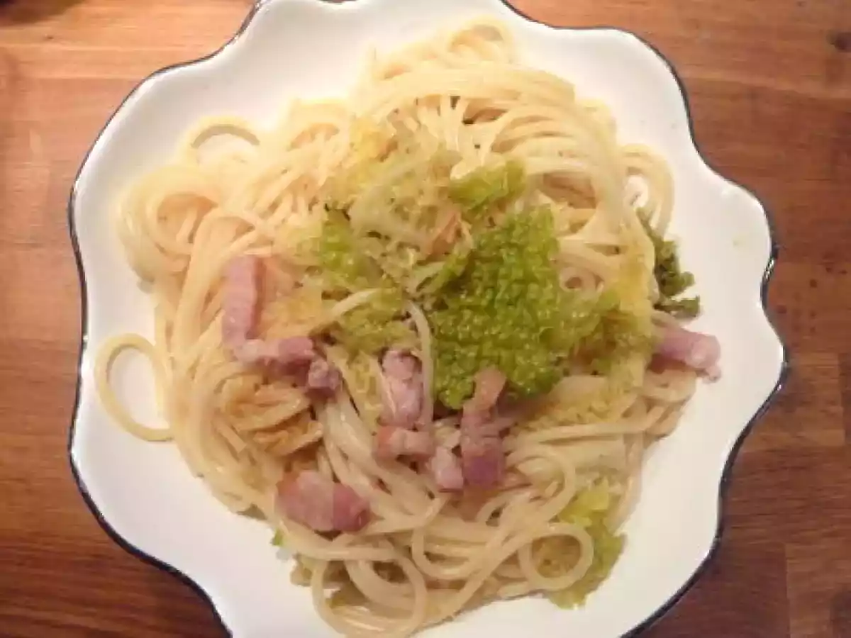 Spaghetti au chou et au lard