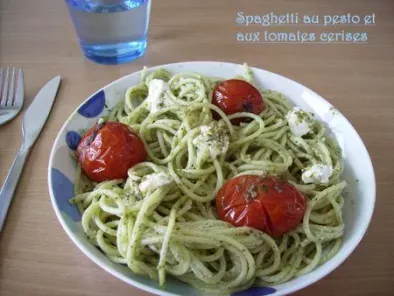 Spaghetti au pesto et tomates cerises