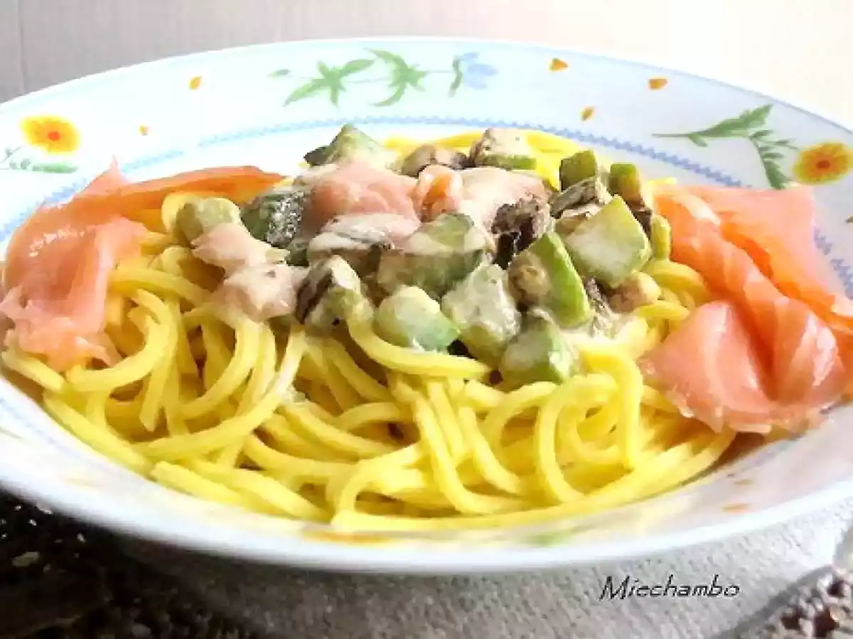 SPAGHETTI AU SAUMON FUME ET COURGETTES