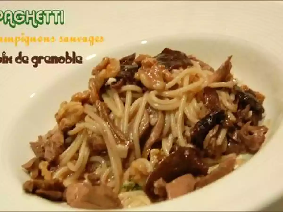 Spaghetti aux champignons sauvages et aux noix, sans gluten, pour lundi sans viande