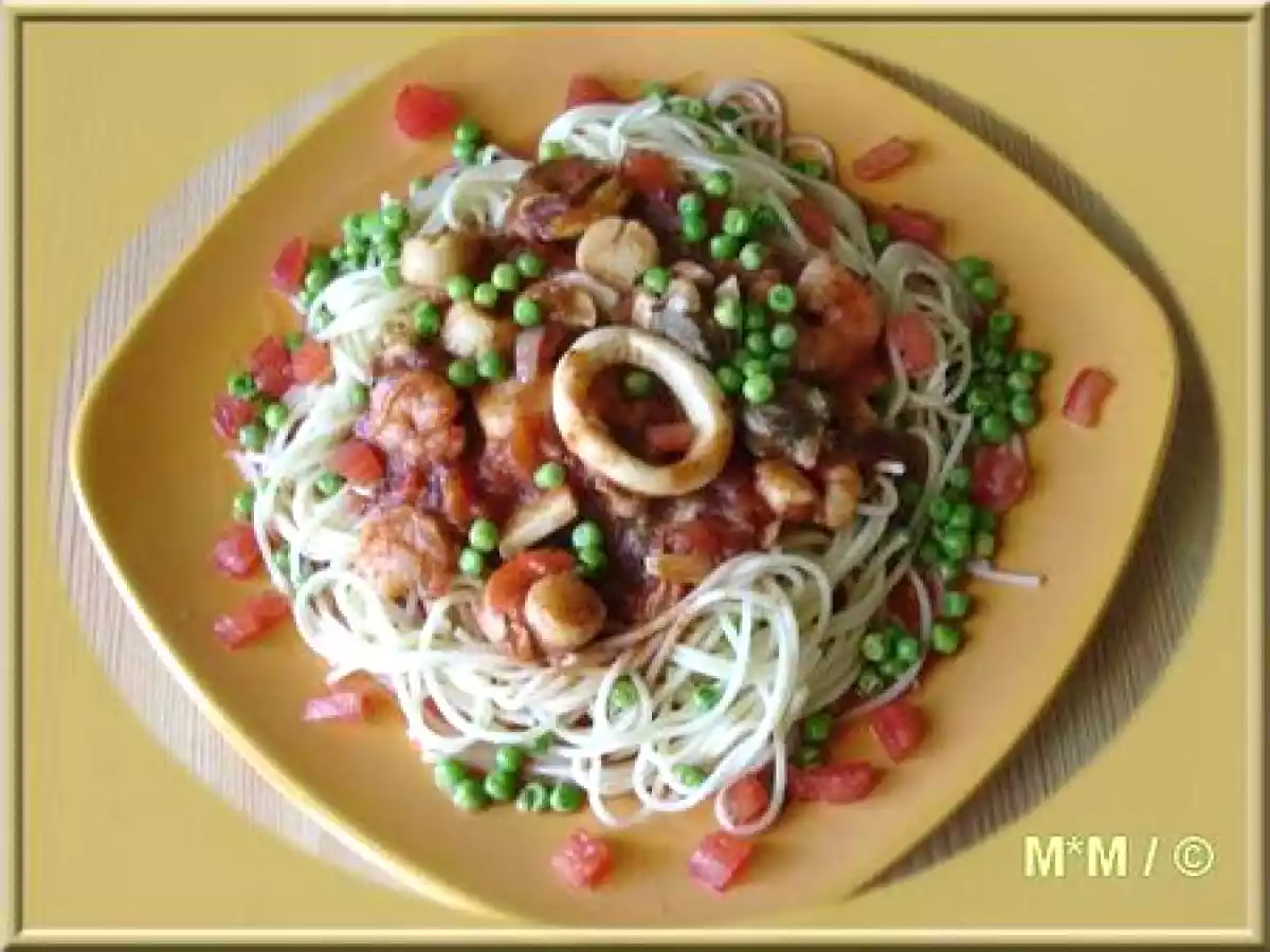Spaghetti aux fruits de mer à la sauce tomate