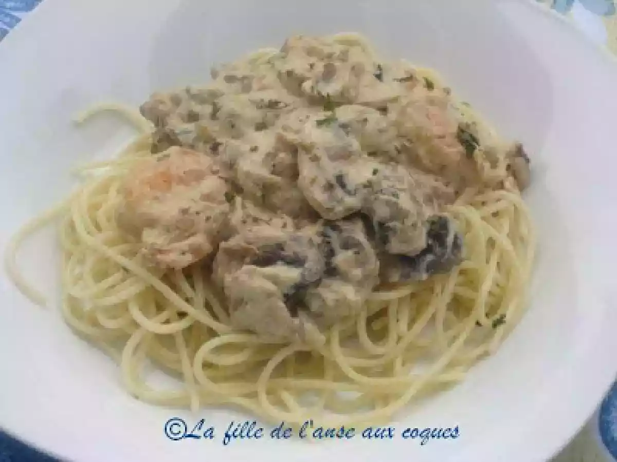 SPAGHETTI SAUCE CRÉMEUSE À LA VODKA, AUX CHAMPIGNONS ET AU FROMAGE - photo 2