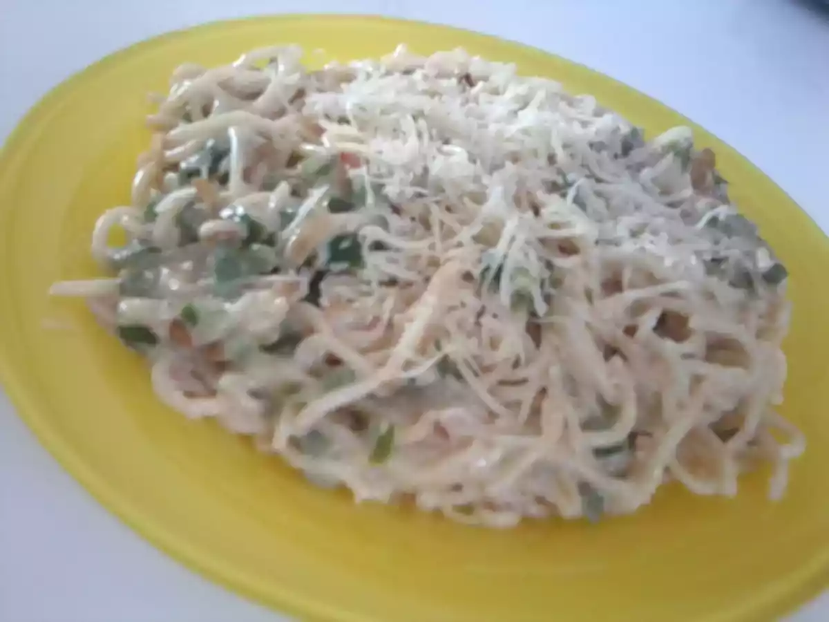 SPAGHETTIS AU POIVRONS ET A LA CREME FACON TANDOORI......!!!