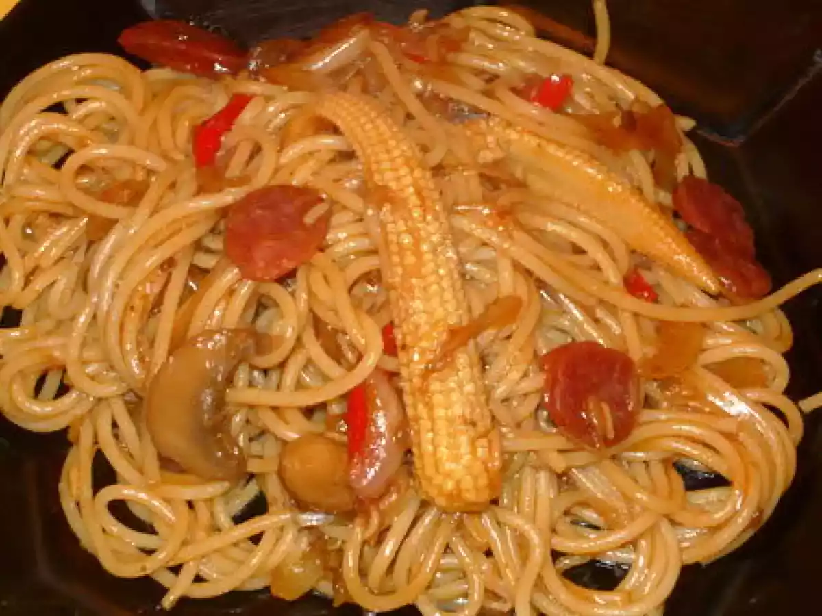 Spaghettis aux champignons de Paris très asiatiques