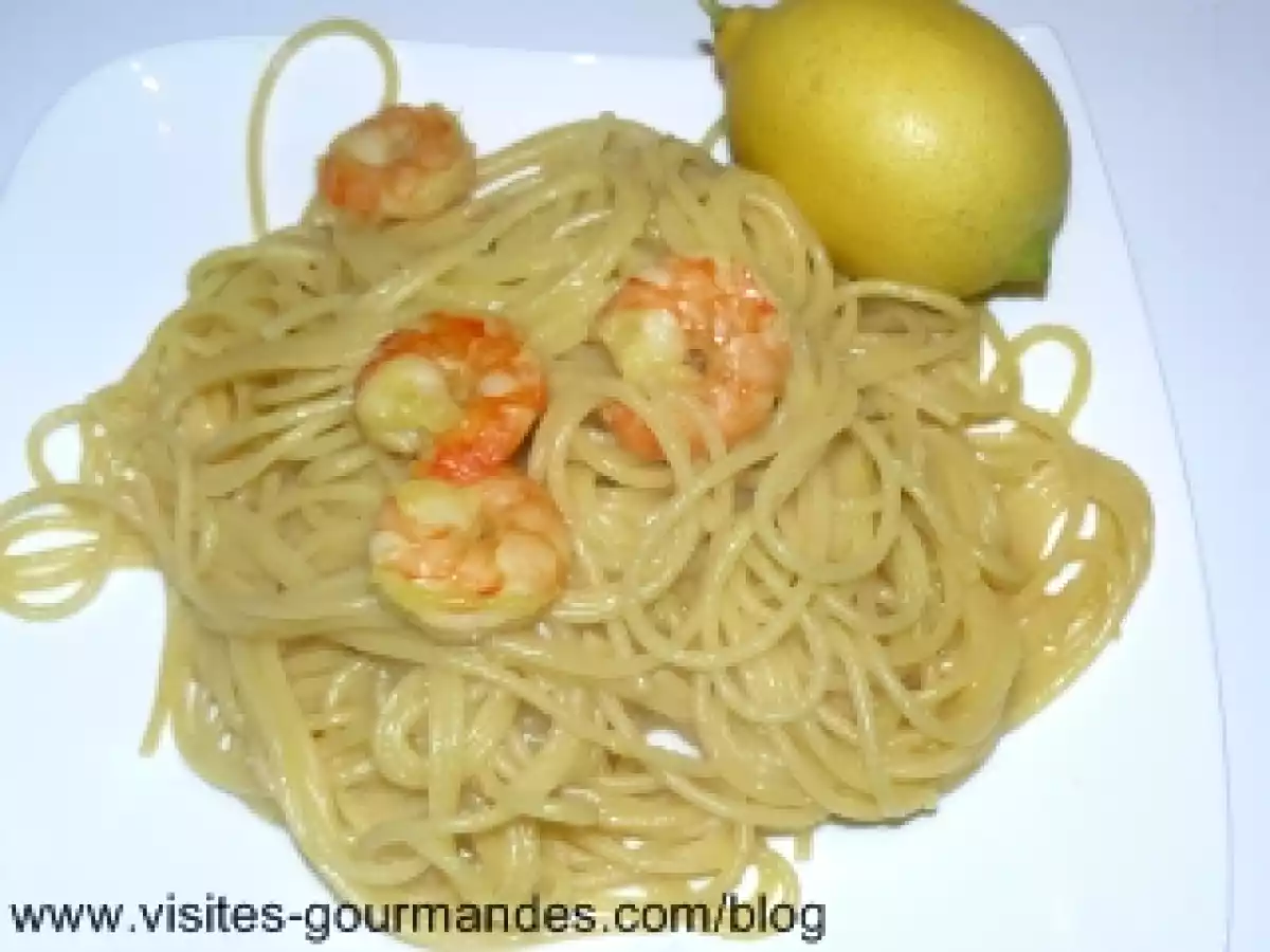 Spaghettis aux crevettes sauce coco safrané et zestes de citron. - photo 2