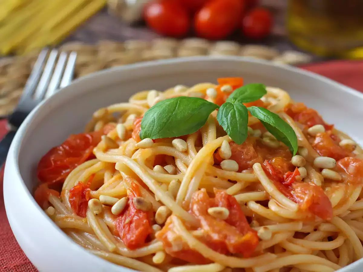 Spaghettis aux tomates cerises et aux pignons de pin - photo 3
