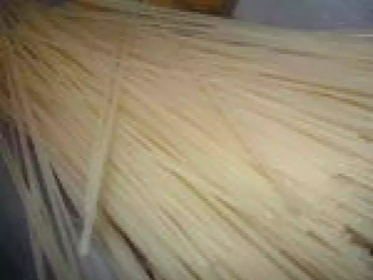 Spaghettis de riz aux crevettes et saucisses à la citronnelle - photo 3