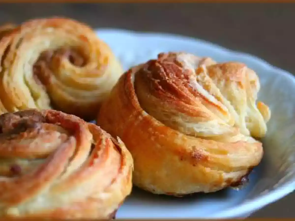 Spirale feuilletée à la purée de noisette et pralin. - photo 2