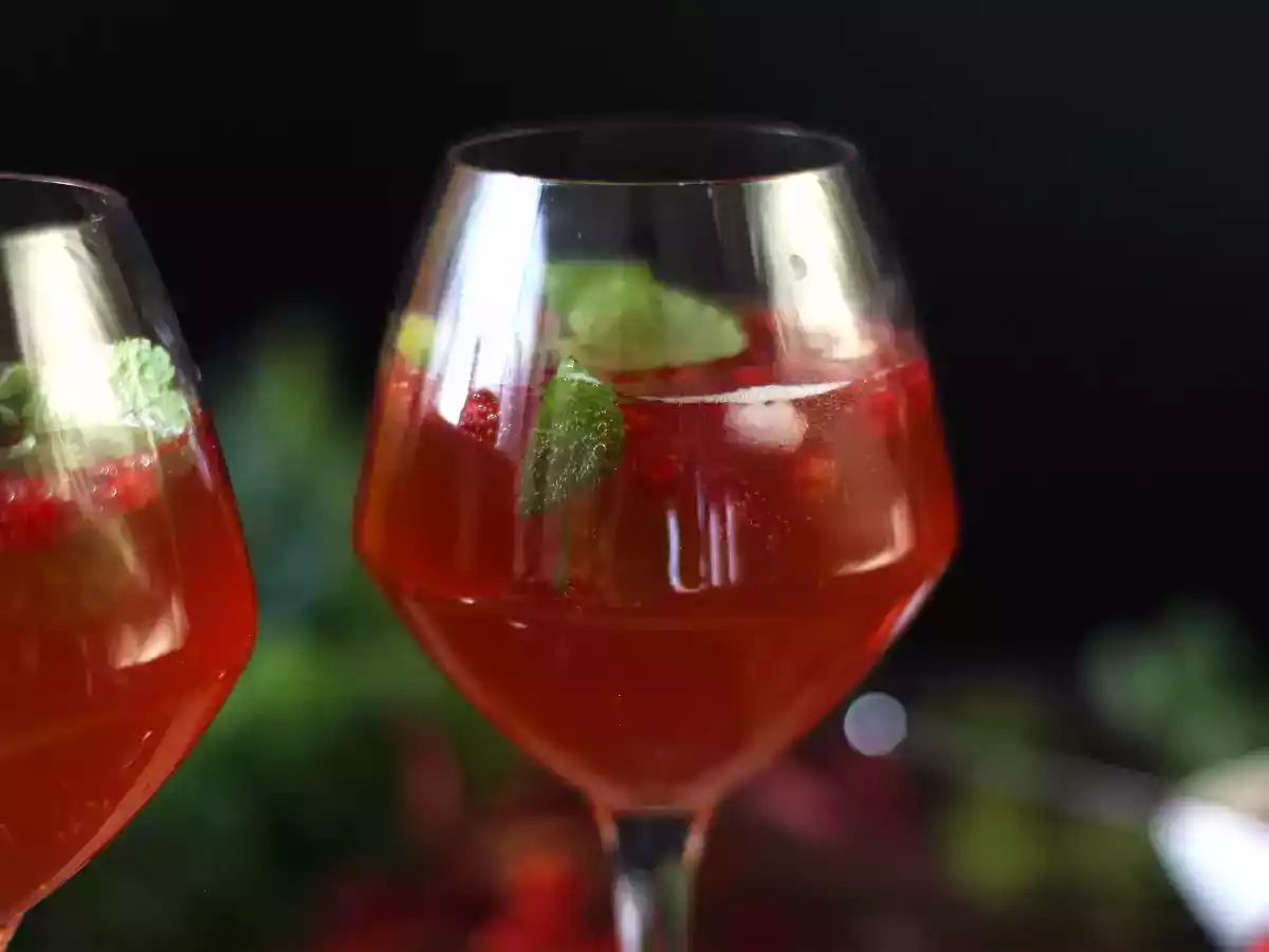 Spritz à la grenade, le cocktail dans une boule de Noël ! - photo 5