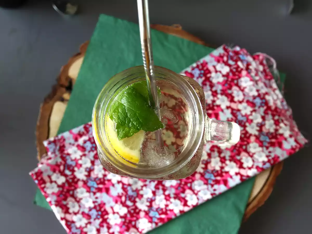 Spritz Hugo au sirop de fleur de sureau, un cocktail frais et doux - photo 2