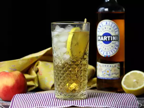 Recette Spritz martini sans alcool, un cocktail doux et floral pour l'apéritif