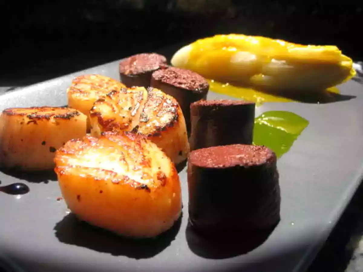 St Jacques, boudin noir, endives confites et condiments d'agrumes. - photo 4