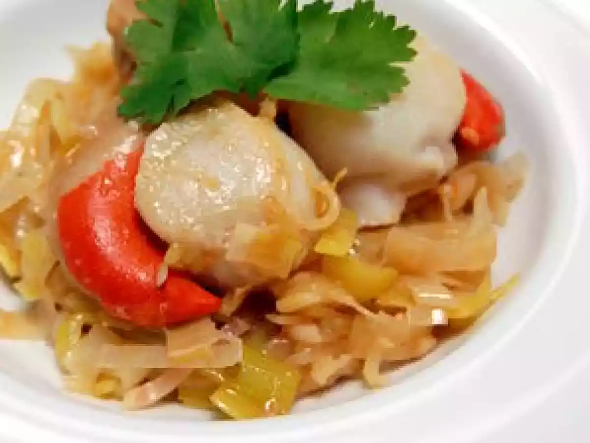 St Jacques, fondue de poireaux, citronnelle & pamplemousse