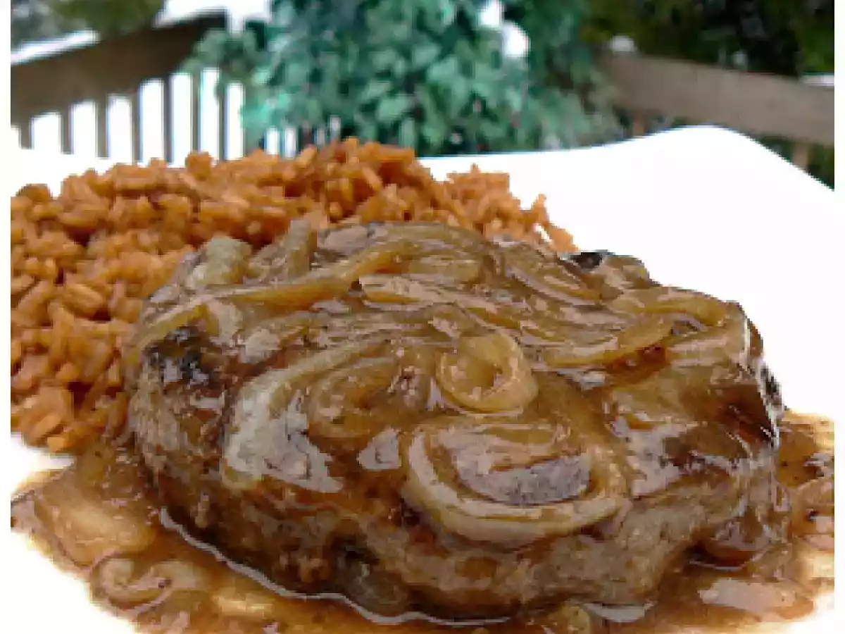Steaks de Hambourg à l'oignon et au vinaigre balsamique