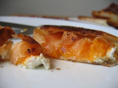 Sucré-salé abricot-ricotta, miel & pistache, dans des feuilles de...