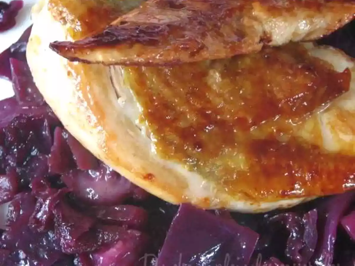 Suprêmes de pintade et confit de chou rouge aux pommes - photo 2