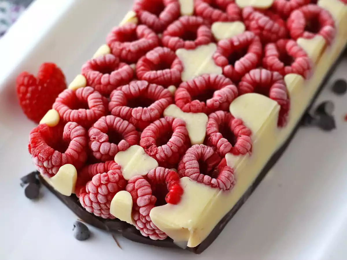 Tablette de chocolat façon Franui, aux framboises, chocolat blanc et chocolat noir! - photo 3