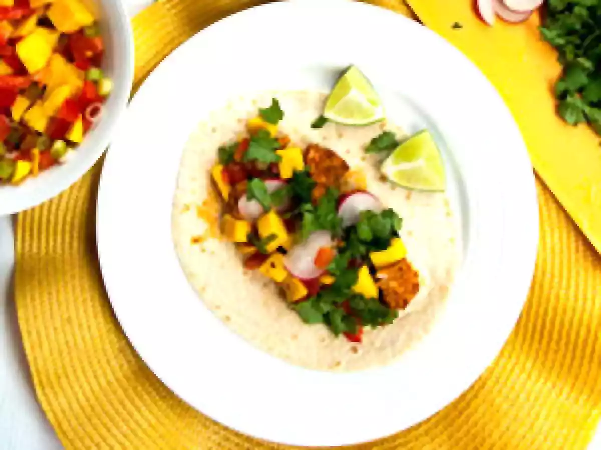 Tacos au poulet et salsa aux mangues