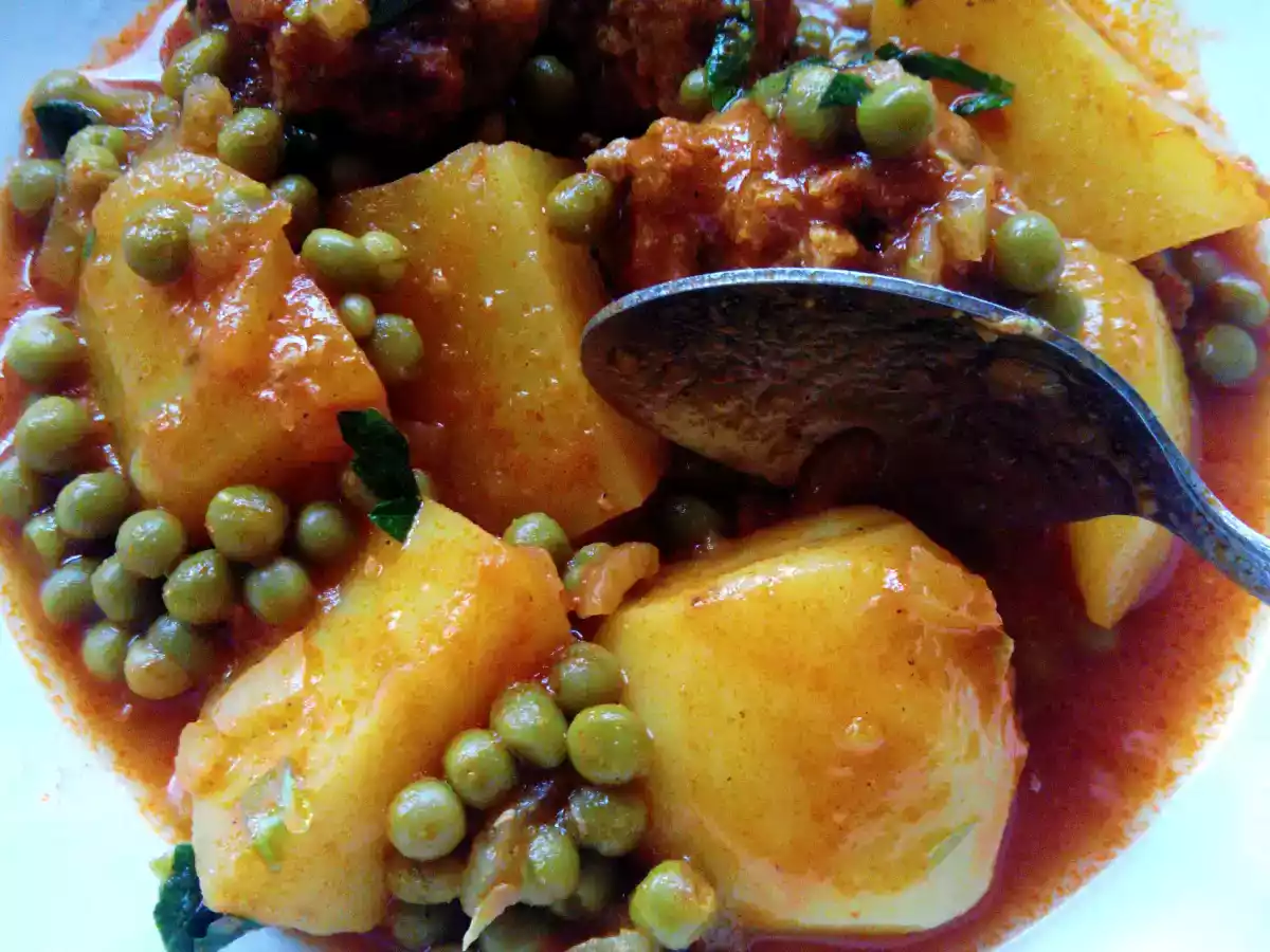 Tagine petit pois, pommes de terre & boulettes