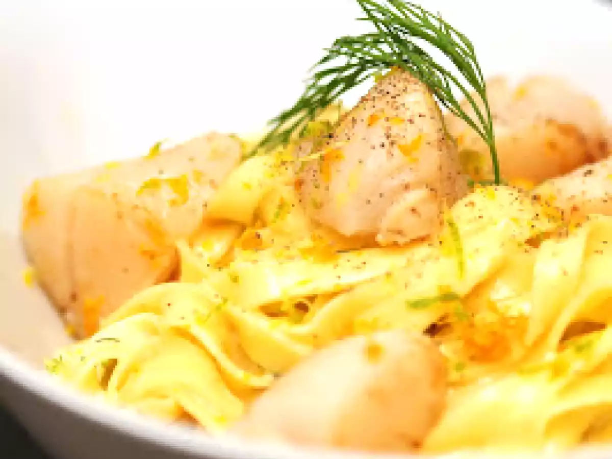 Tagliatelle aux noix de St-Jacques flambées, sauce agrumes - photo 2