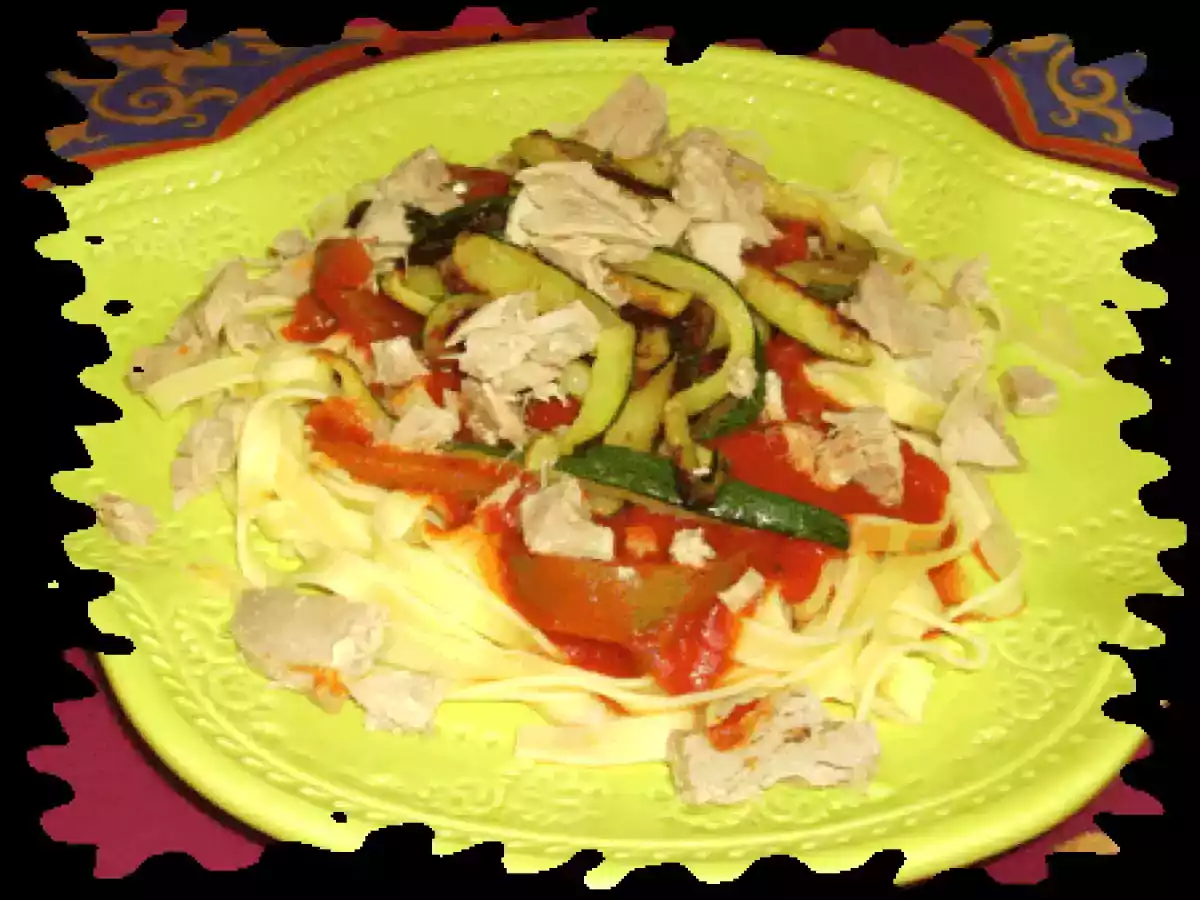 TAGLIATELLES AU THON ET LEGUMES DU SOLEIL