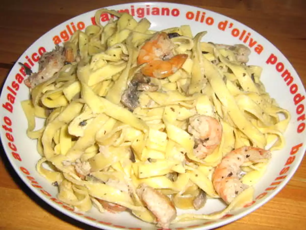 Tagliatelles aux champignons et crevettes