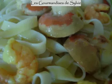 Tagliatelles aux Crevettes et aux Noix de St-Jacques Sauce Safran
