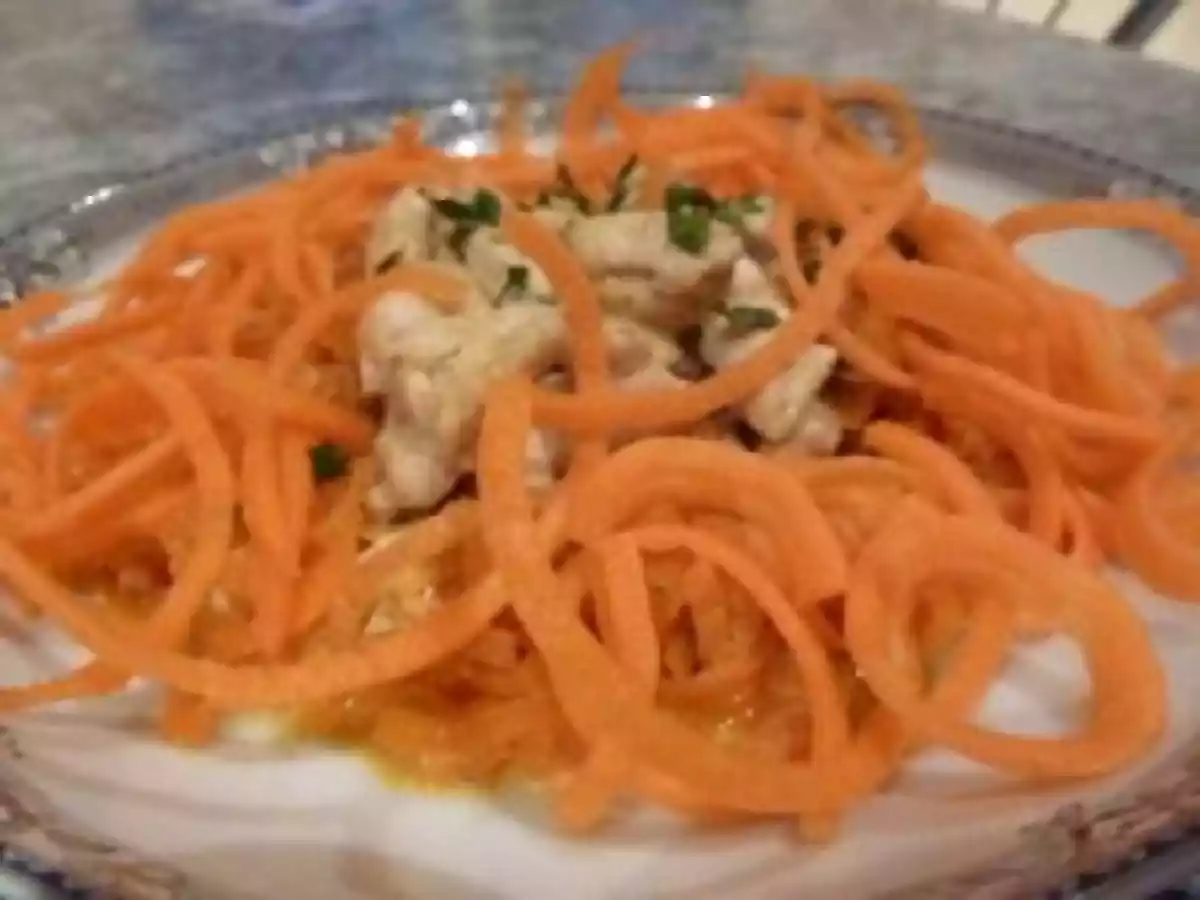 Tagliatelles de carottes sauce crème aux dés de poulet - photo 3