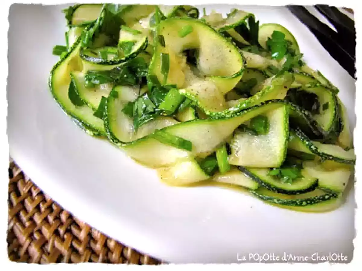 Tagliatelles de COurgettes aux Herbes Fraiches